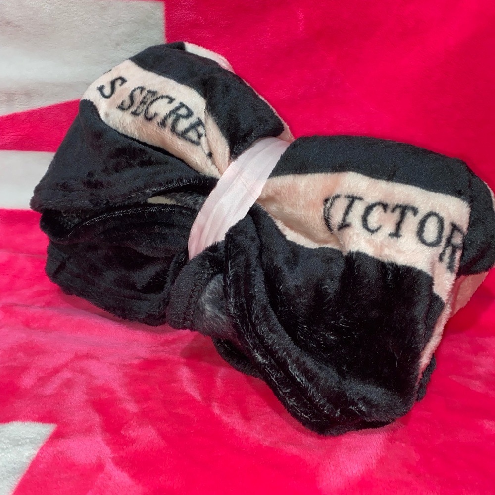 Victoria secret blanket